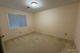 27 Mountain Lake Dr, Hendersonville, NC 28739 - Photo 22