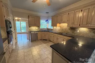 27 Mountain Lake Dr, Hendersonville, NC 28739 - Photo 26