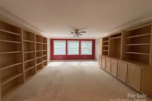 27 Mountain Lake Dr, Hendersonville, NC 28739 - Photo 16