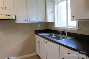 216 E Georgia Ave, Bessemer City, NC 28016 - Photo 6