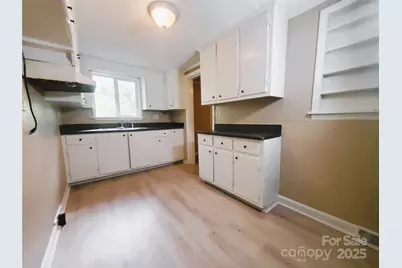 216 E Georgia Avenue, Bessemer City, NC 28016 - Photo 4