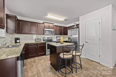 5433 Tumbling Brook Lane, Charlotte, NC 28216 - Photo 12