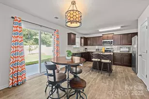 5433 Tumbling Brook Ln, Charlotte, NC 28216 - Photo 14