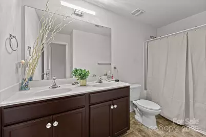 5433 Tumbling Brook Lane, Charlotte, NC 28216 - Photo 20