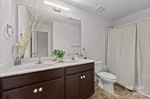 5433 Tumbling Brook Ln, Charlotte, NC 28216 - Photo 20