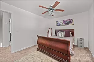 5433 Tumbling Brook Ln, Charlotte, NC 28216 - Photo 22