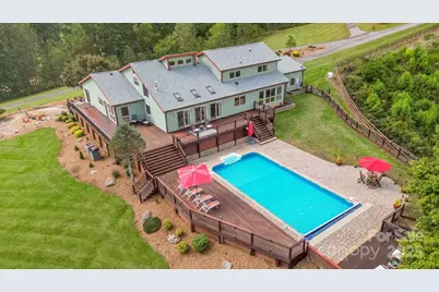 3319 Bull Creek Road, Marshall, NC 28754 - Photo 2