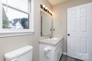 1160 Mulberry Ln, Hickory, NC 28602 - Photo 30