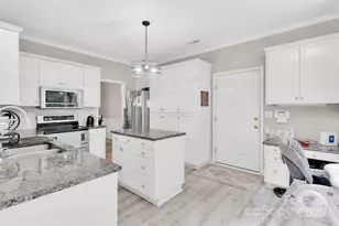 2518 Pimpernel Rd, Charlotte, NC 28213 - Photo 4