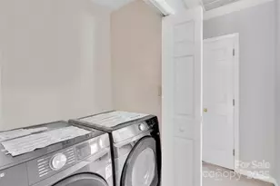 2518 Pimpernel Rd, Charlotte, NC 28213 - Photo 16