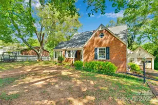 409 Gold St, Shelby, NC 28150 - Photo 2