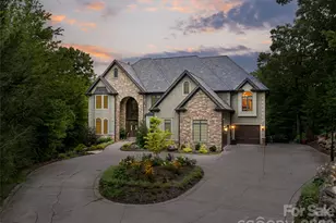 413 Barrington Dr, Asheville, NC 28803 - Photo 2