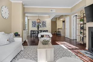 405 W 7th St, Charlotte, NC 28202 - Photo 2