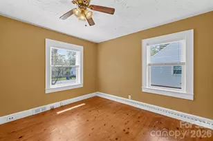 320 W Bingham St, Statesville, NC 28677 - Photo 8