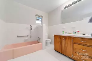 546 N Country Club Rd, Brevard, NC 28712 - Photo 16