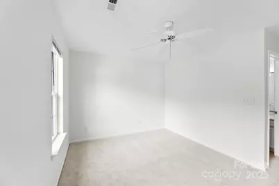 5557 Seths Drive, Charlotte, NC 28269 - Photo 22