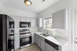 5557 Seths Dr, Charlotte, NC 28269 - Photo 6