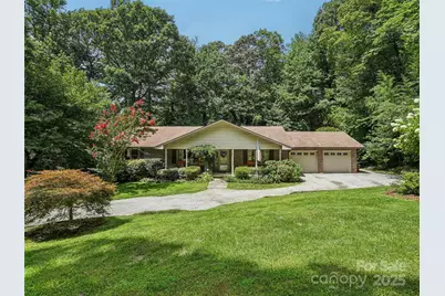 204 Fernwood Drive, Hendersonville, NC 28791 - Photo 2