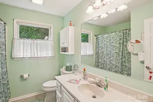 204 Fernwood Dr, Hendersonville, NC 28791 - Photo 28