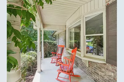 204 Fernwood Drive, Hendersonville, NC 28791 - Photo 6