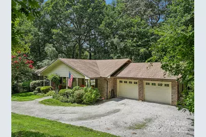 204 Fernwood Drive, Hendersonville, NC 28791 - Photo 4