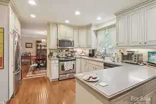 204 Fernwood Dr, Hendersonville, NC 28791 - Photo 16