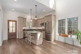 410 Dream Valley Dr, Clyde, NC 28721 - Photo 4