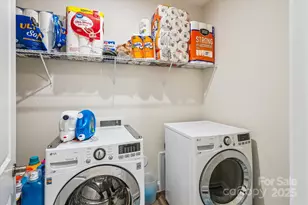 10400 Superb Ln, Charlotte, NC 28215 - Photo 12