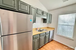 2734 Tiergarten Ln, Charlotte, NC 28210 - Photo 6