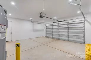 8516 Denbur Dr, Charlotte, NC 28215 - Photo 16