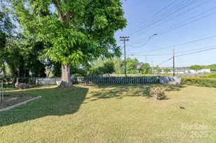 114 Norwood Dr, Charlotte, NC 28208 - Photo 1