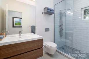 2725 Monarch Dr, Charlotte, NC 28214 - Photo 32