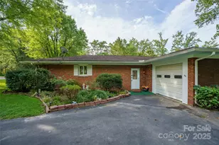 335 Lake Cir Dr, Hendersonville, NC 28792 - Photo 28