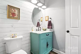 10219 Windtree Ln, Charlotte, NC 28215 - Photo 16