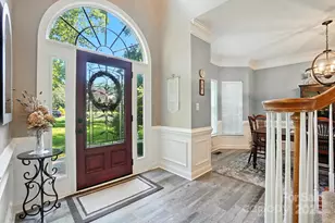 10219 Windtree Ln, Charlotte, NC 28215 - Photo 6