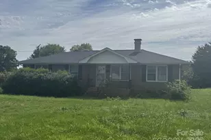 713 Meadowbrook Rd, Chester, SC 29706 - Photo 1