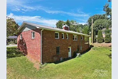 220 Love Lane, Waynesville, NC 28786 - Photo 20