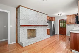 220 Love Ln, Waynesville, NC 28786 - Photo 6