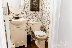 1209 Derbyshire Rd, Kannapolis, NC 28081 - Photo 10