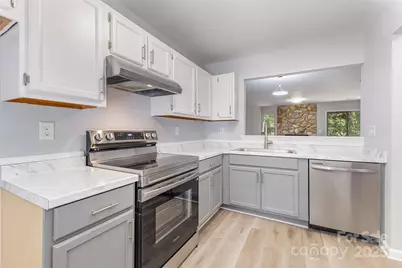 6319 Windsor Gate Lane, Charlotte, NC 28215 - Photo 10