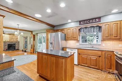 8 English Place, Candler, NC 28715 - Photo 12