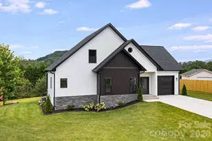 38 Red Laurel Ct, Hendersonville, NC 28792 - Photo 2