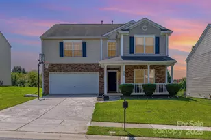 9439 Bayview Pkwy, Charlotte, NC 28216 - Photo 2