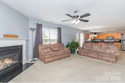 9439 Bayview Parkway, Charlotte, NC 28216 - Photo 10