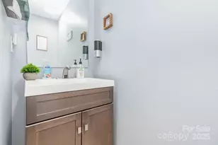 9439 Bayview Pkwy, Charlotte, NC 28216 - Photo 18