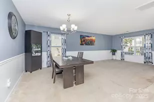 9439 Bayview Pkwy, Charlotte, NC 28216 - Photo 6