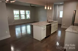 129 Aurora Dr, Asheville, NC 28805 - Photo 6