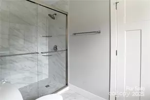 129 Aurora Dr, Asheville, NC 28805 - Photo 12