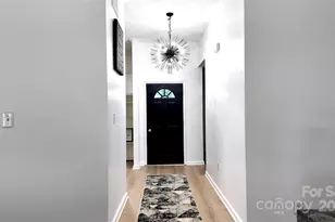 10513 Worsley Ln, Charlotte, NC 28269 - Photo 2