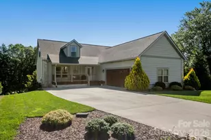 168 Triple Fairways Dr, Hendersonville, NC 28739 - Photo 2